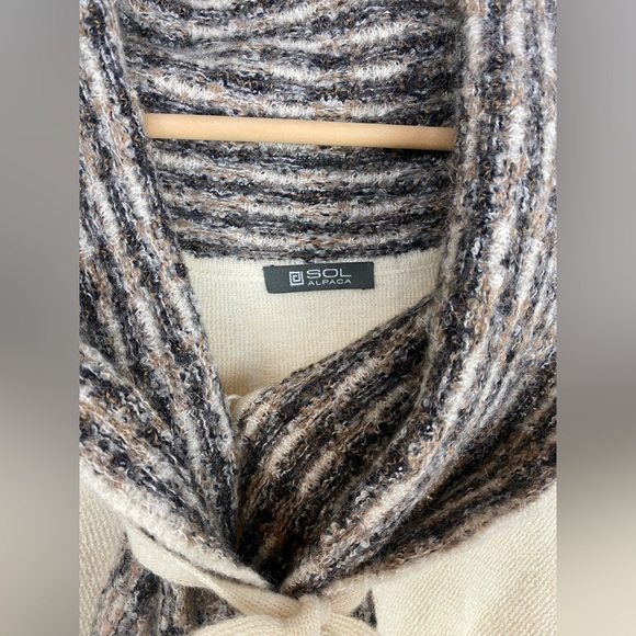 Sol Alpaca Gloria Cape Baby Alpaca Wool Shawl - Picture 8 of 9